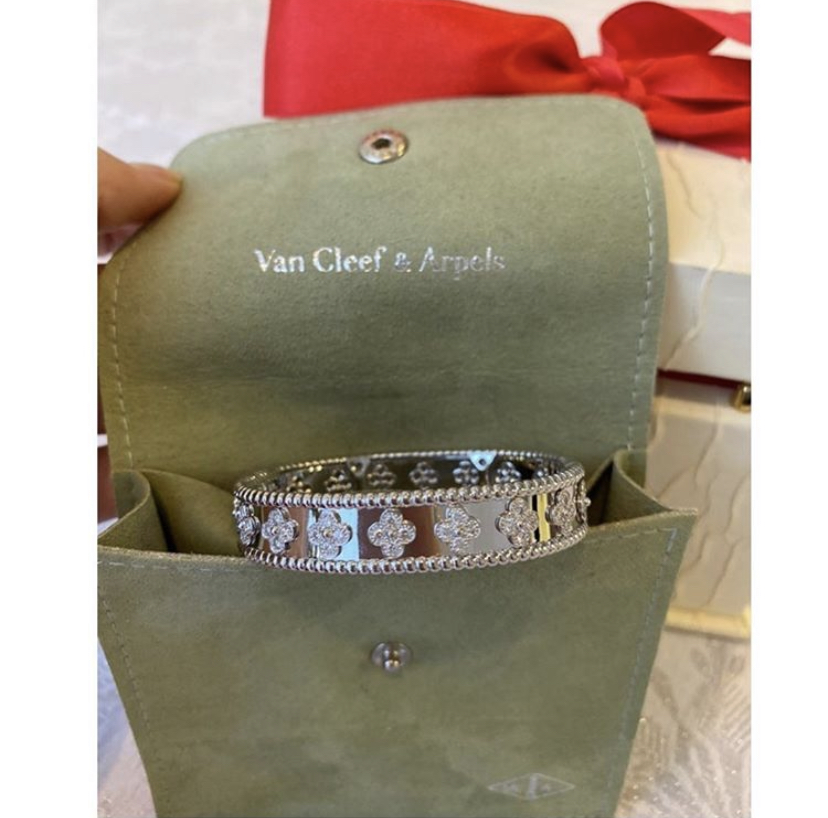 Van Cleef&Arpels accessories