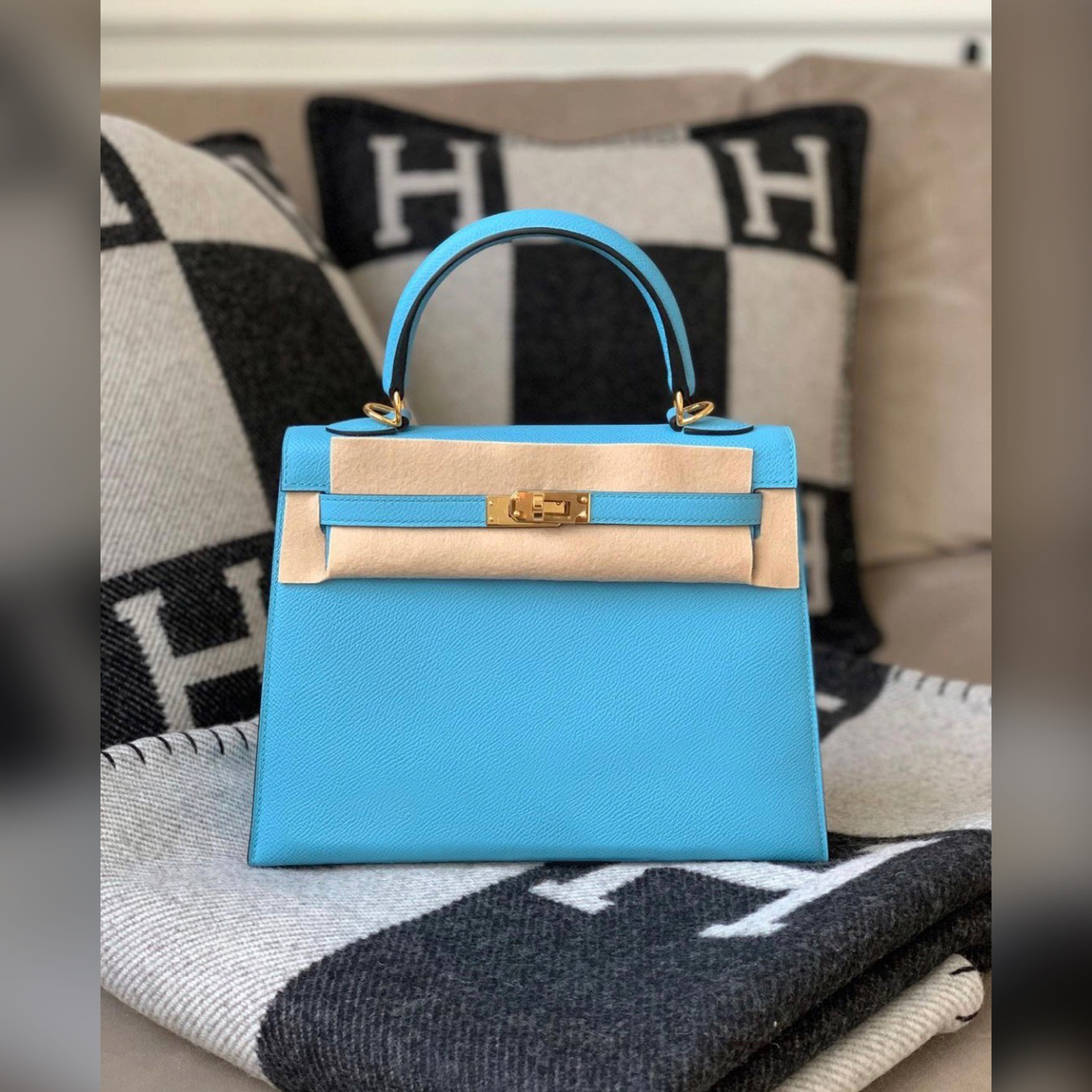 Hermès Kelly Epsom Gold bags