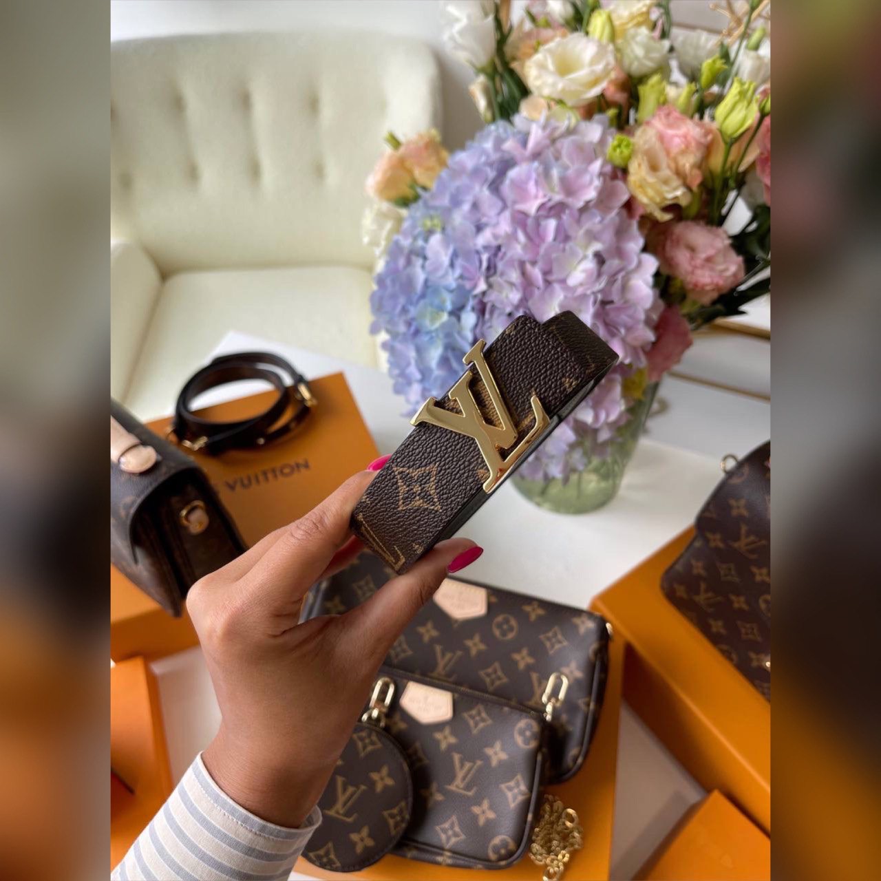 Louis Vuitton accessories/ belt