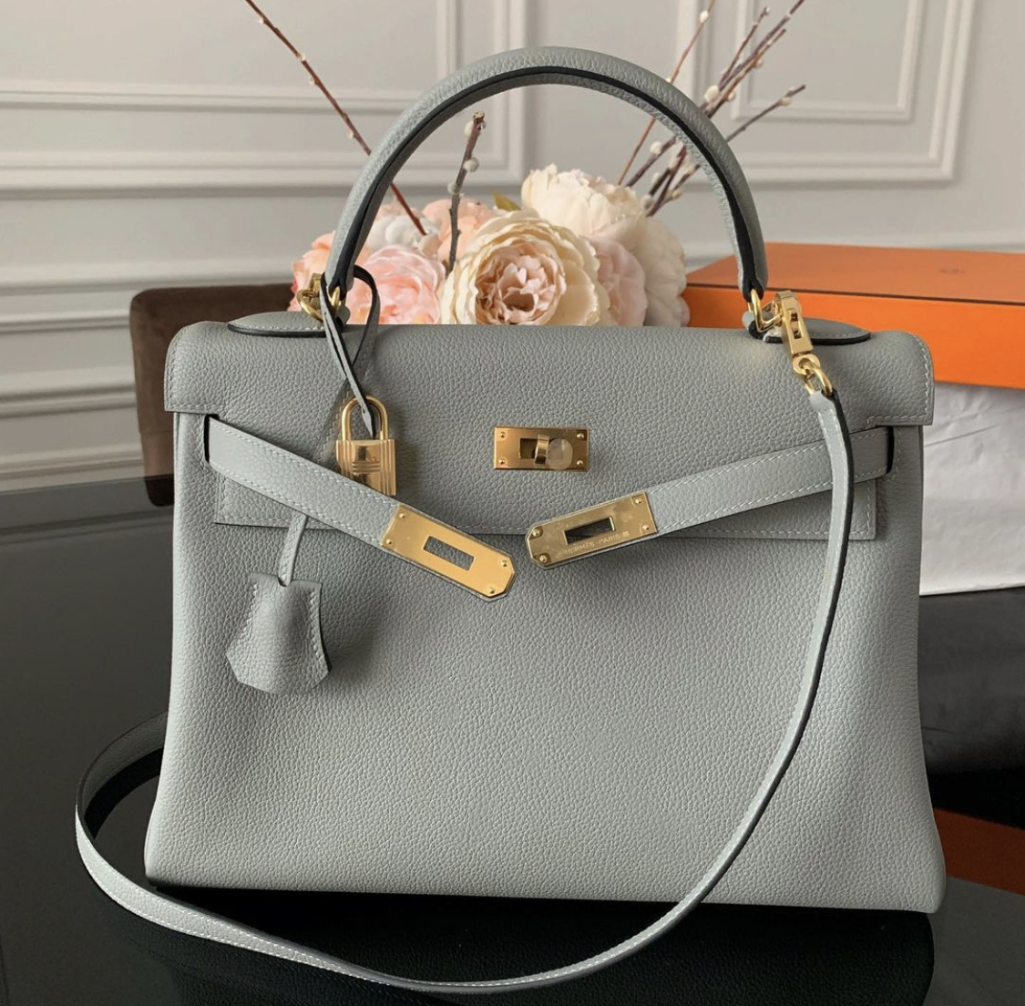 Hermès Kelly Togo Gold bags