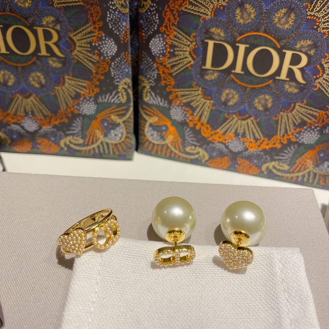 Christian Dior accessories