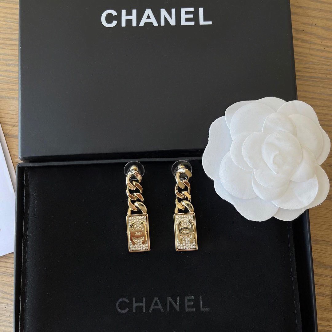 Chanel accessories