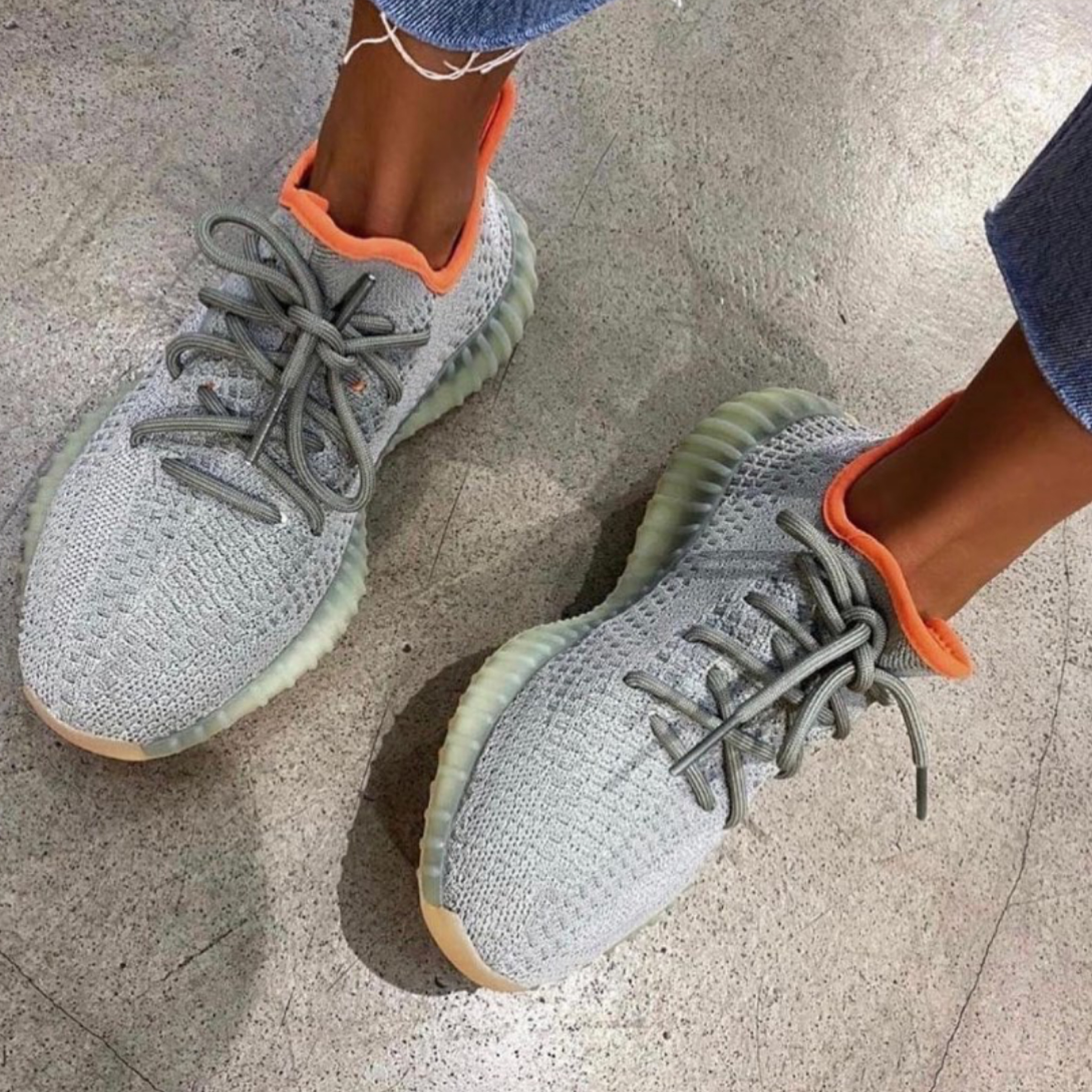 Yeezy Boost 350 V2 shoes