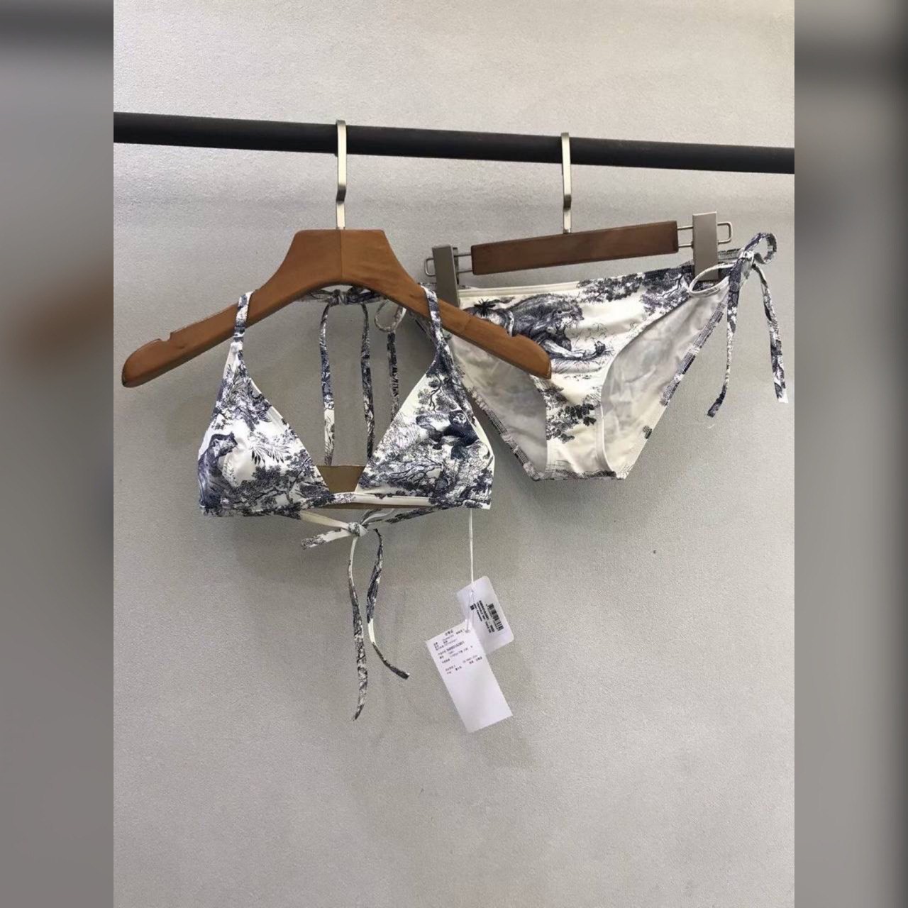 Christiаn Diоr wear