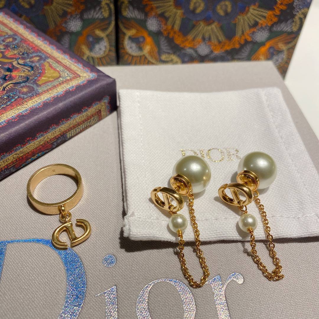 Christiаn Diоr accessories