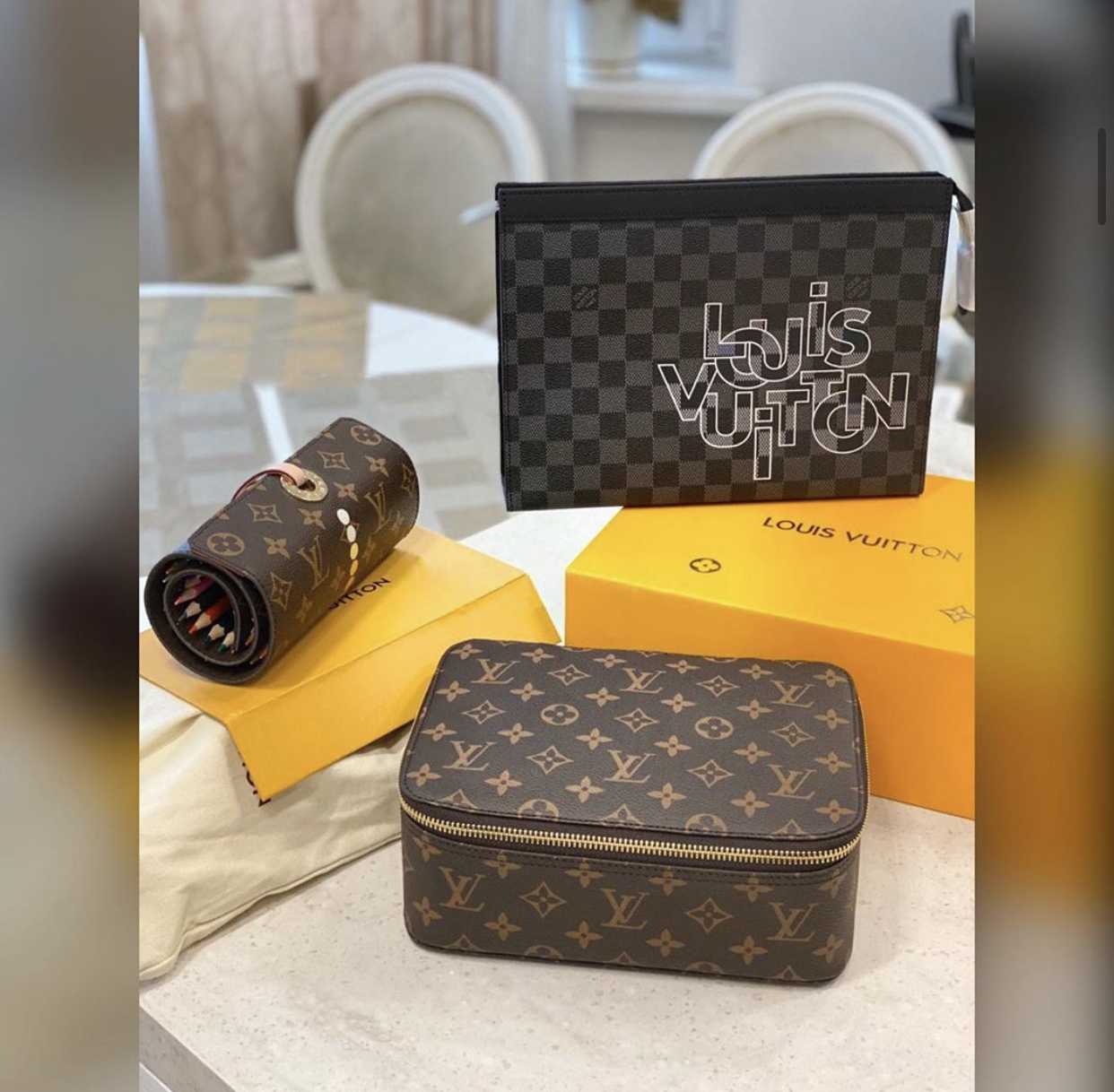 Louis Vuitton accessorize