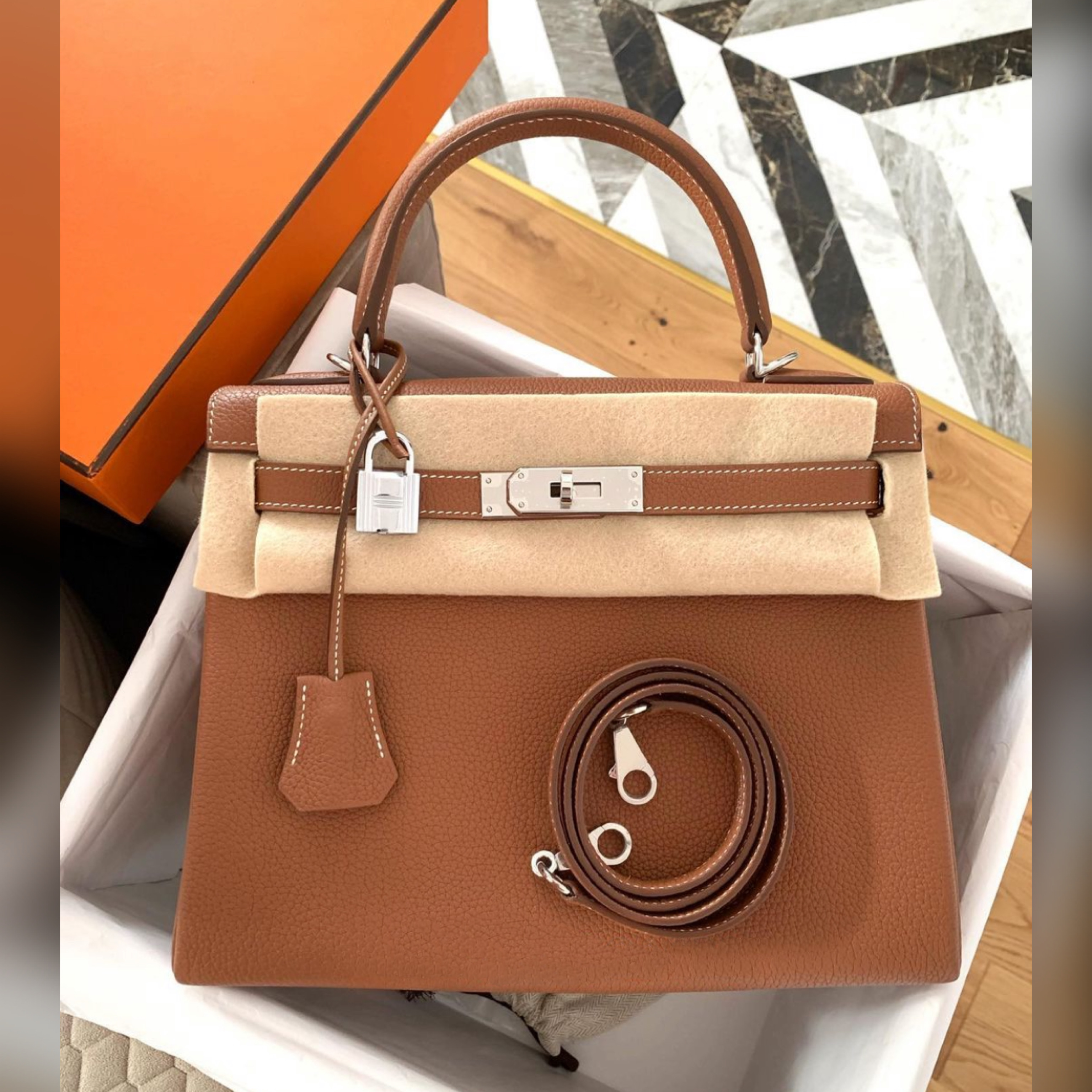Hermès Kelly Togo Silver bag
