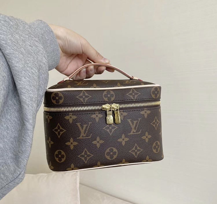 Louis Vuitton accessories