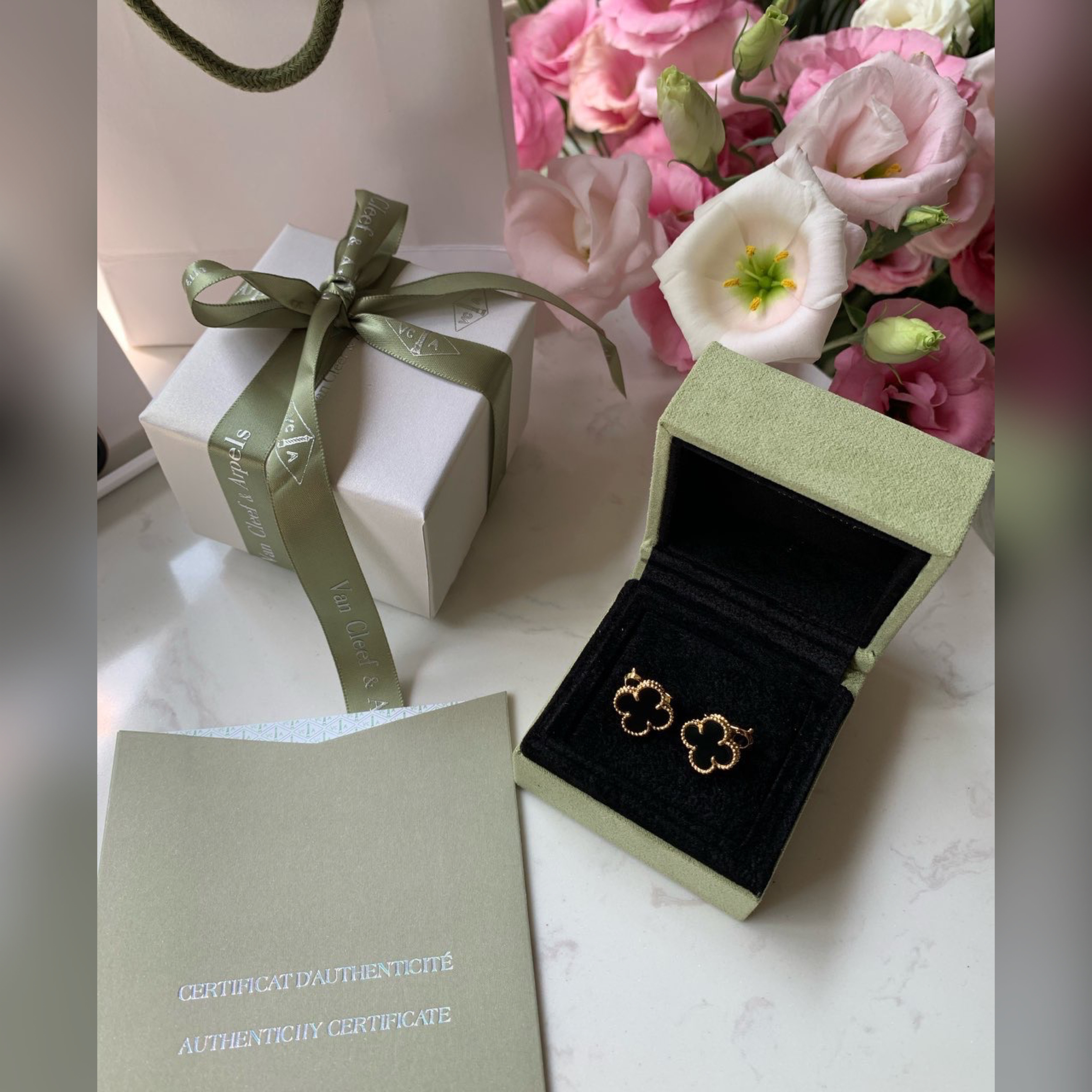 Van Cleef & Arpels accessories