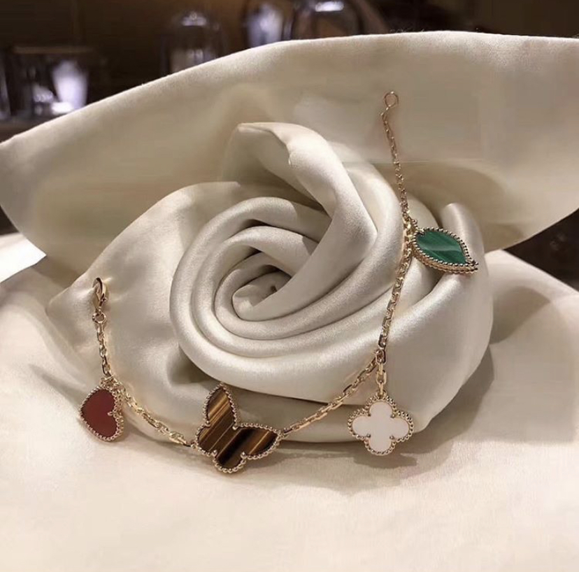 Van Cleef&Arpels accessories