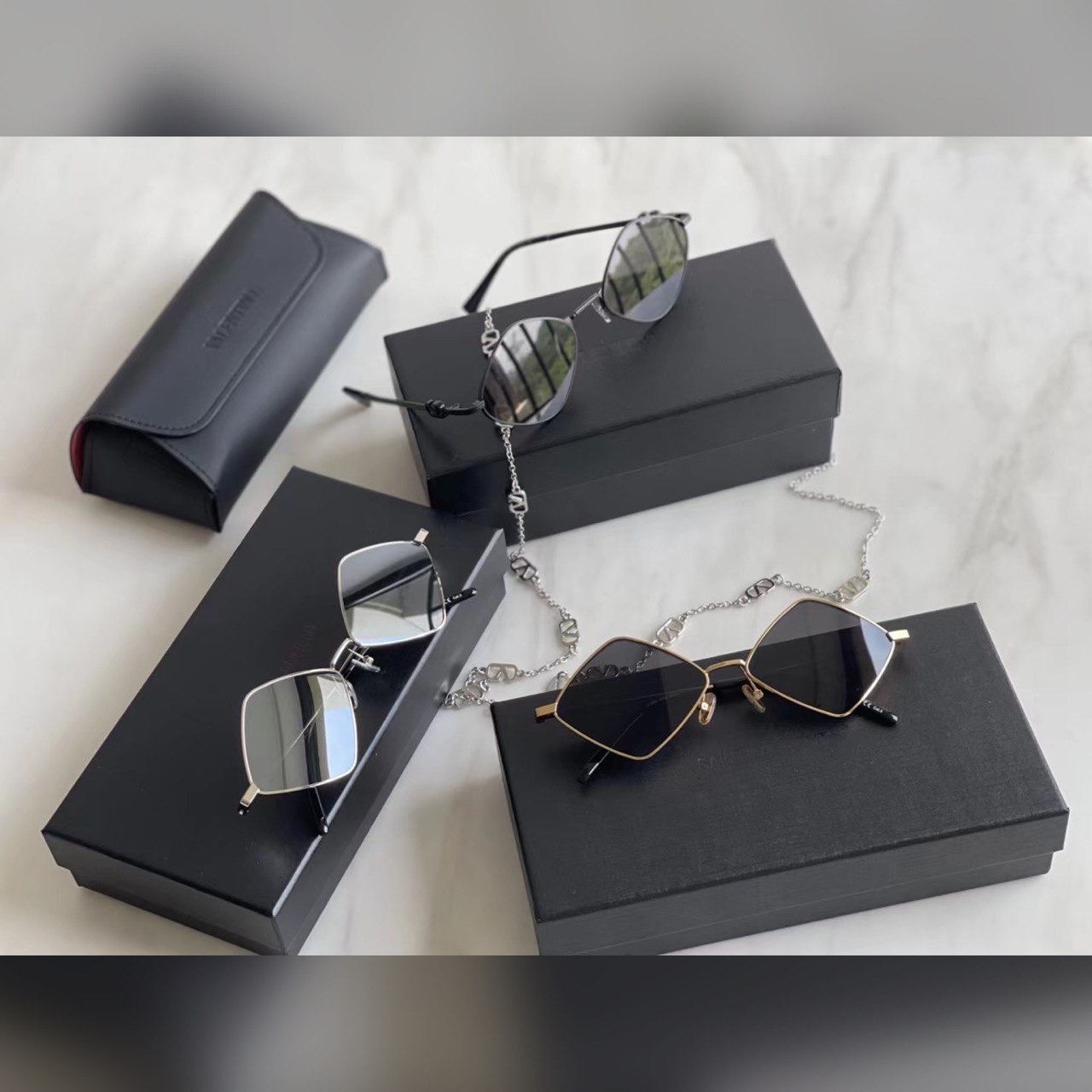Saint Laurent / Valentino accessories