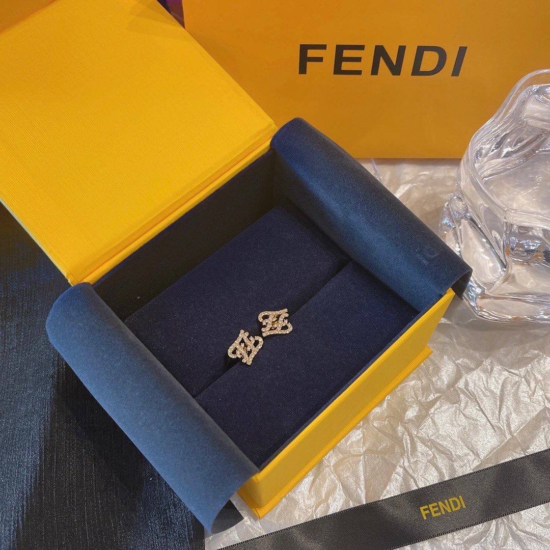 Fendi , Christian Dior , Bottega Veneta accessories