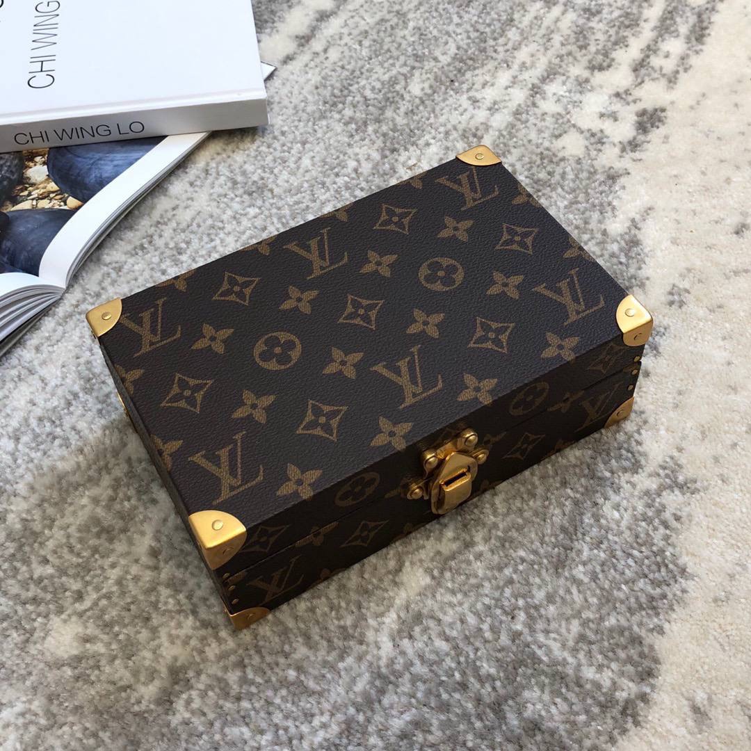 Louis Vuitton accessories