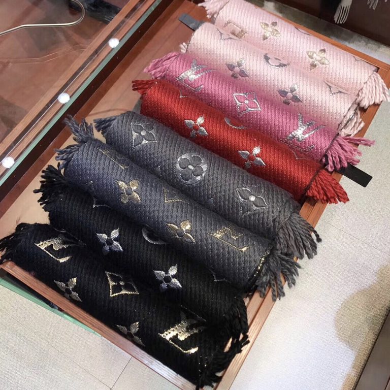 Louis Vuitton Scarves